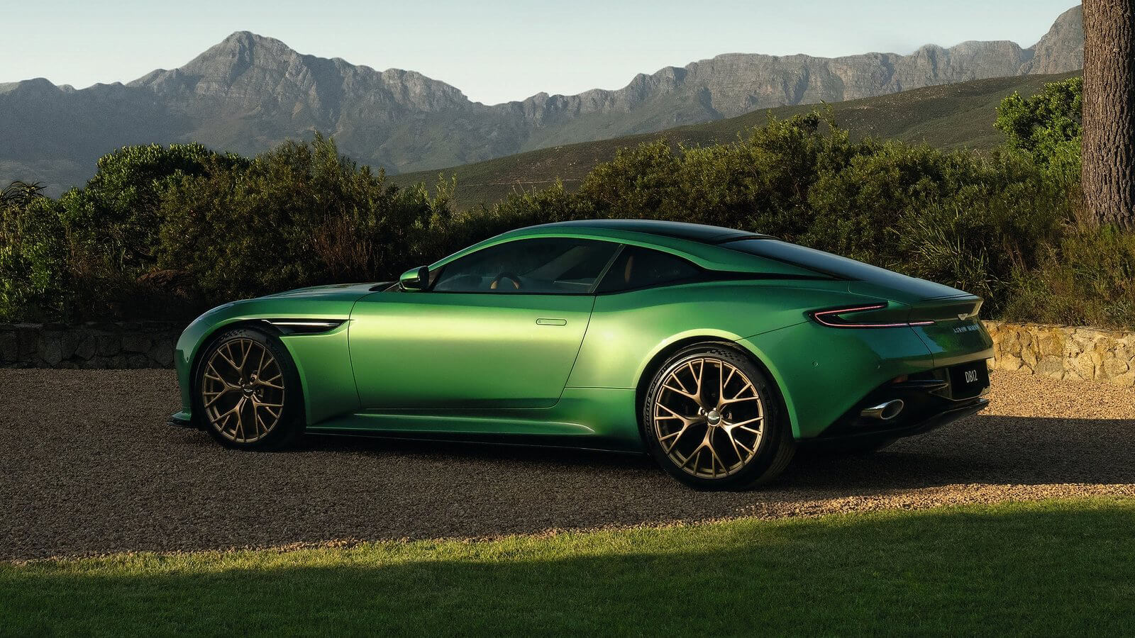 Aston Martin DB12 prize 3