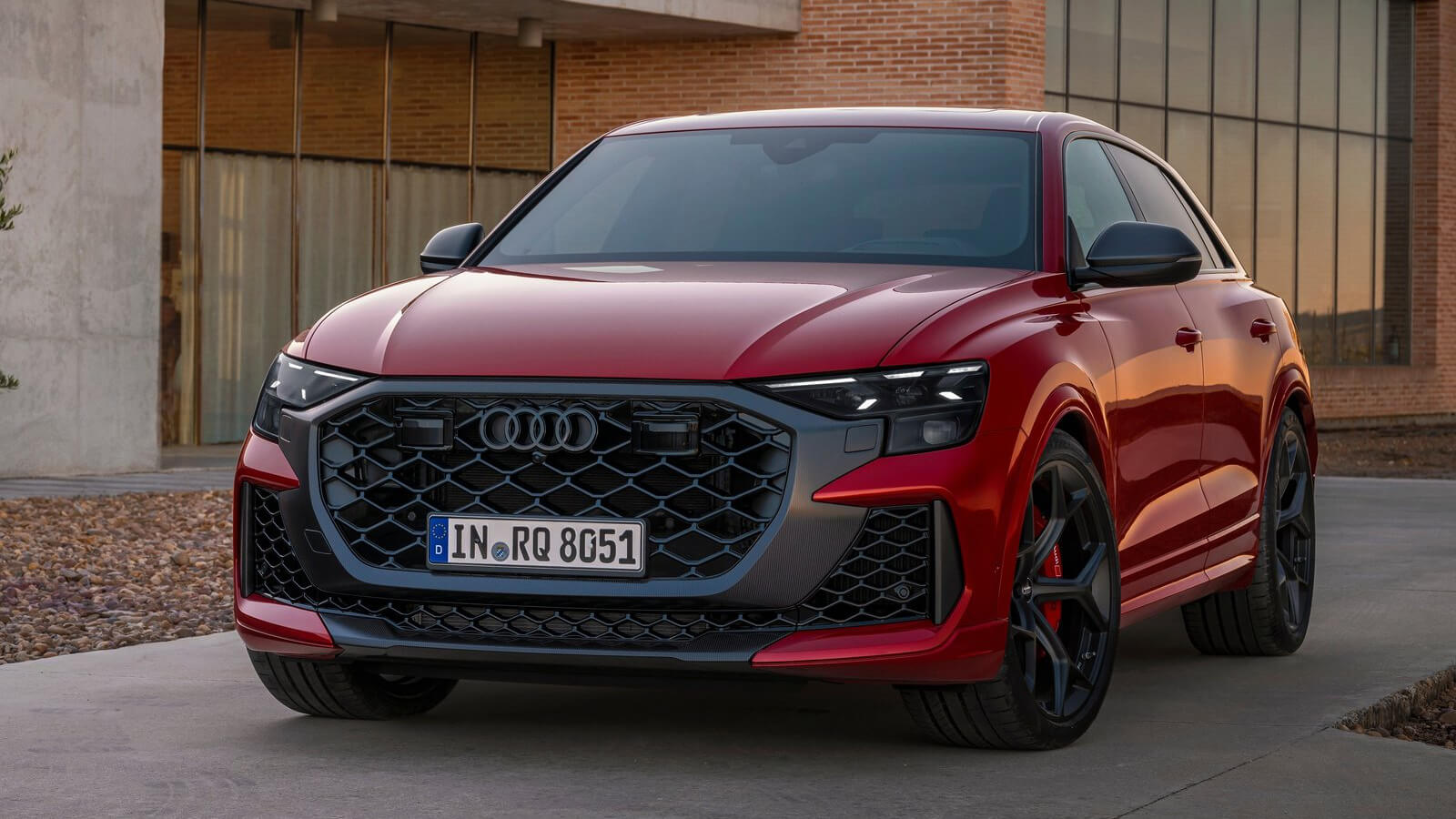 Audi RSQ8 prize 2