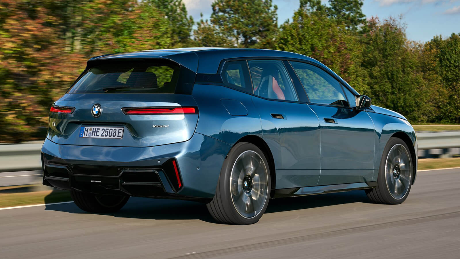 BMW iX M60 prize 5