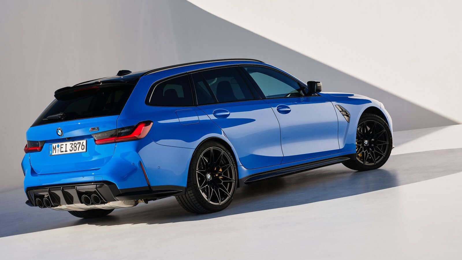 BMW M3 Competition Touring prize 8