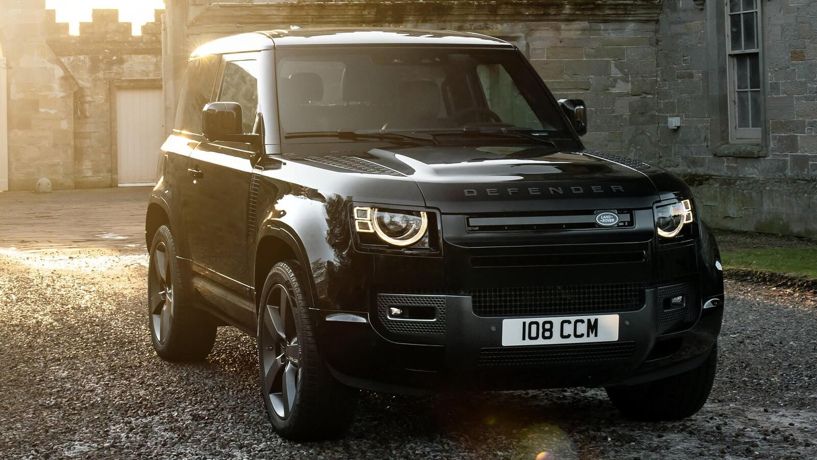 Land Rover Defender 90 V8 prize competition · World Tombola Land Rover Defender 90 V8 prize