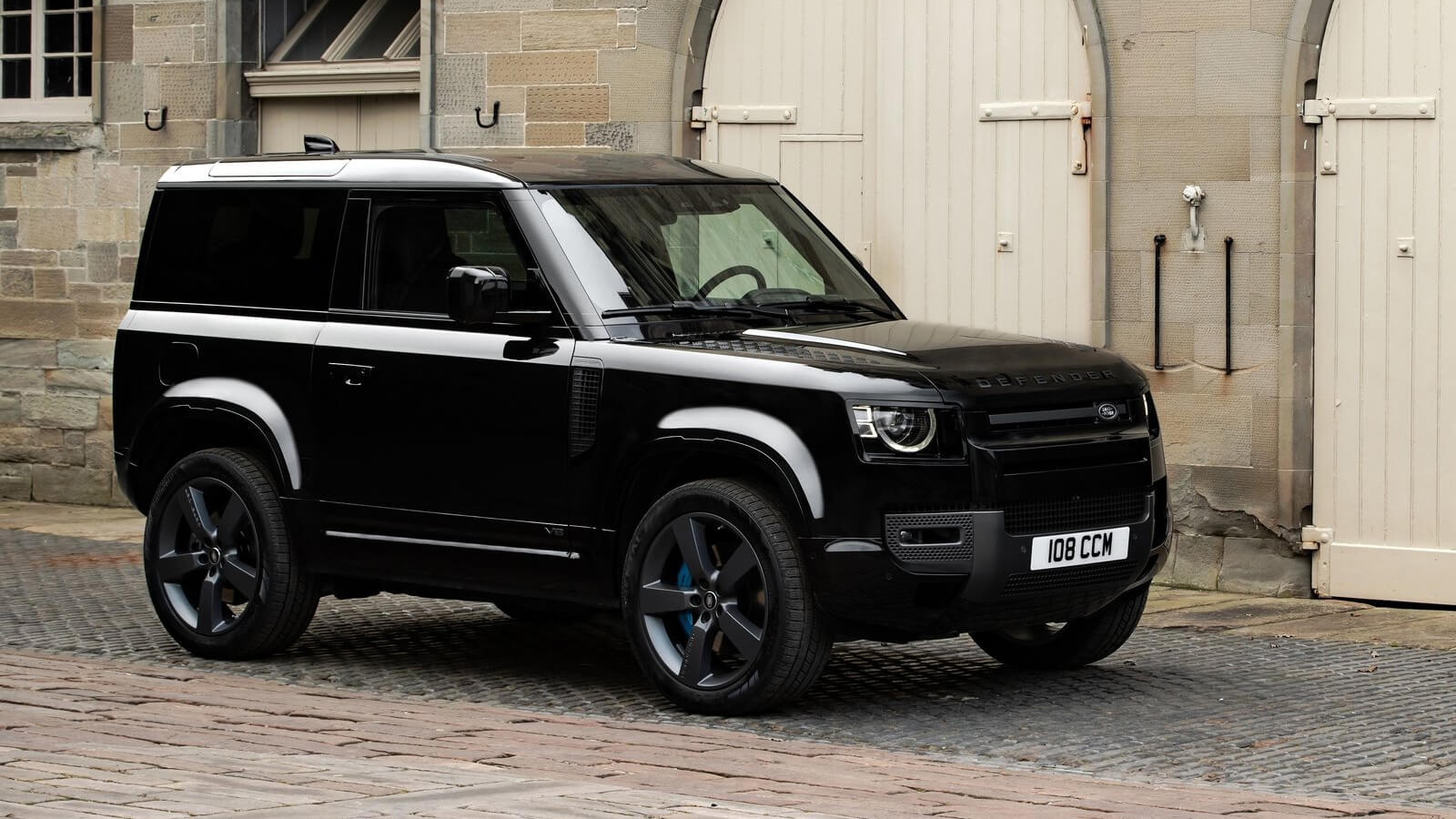 Land Rover Defender 90 V8 prize 2