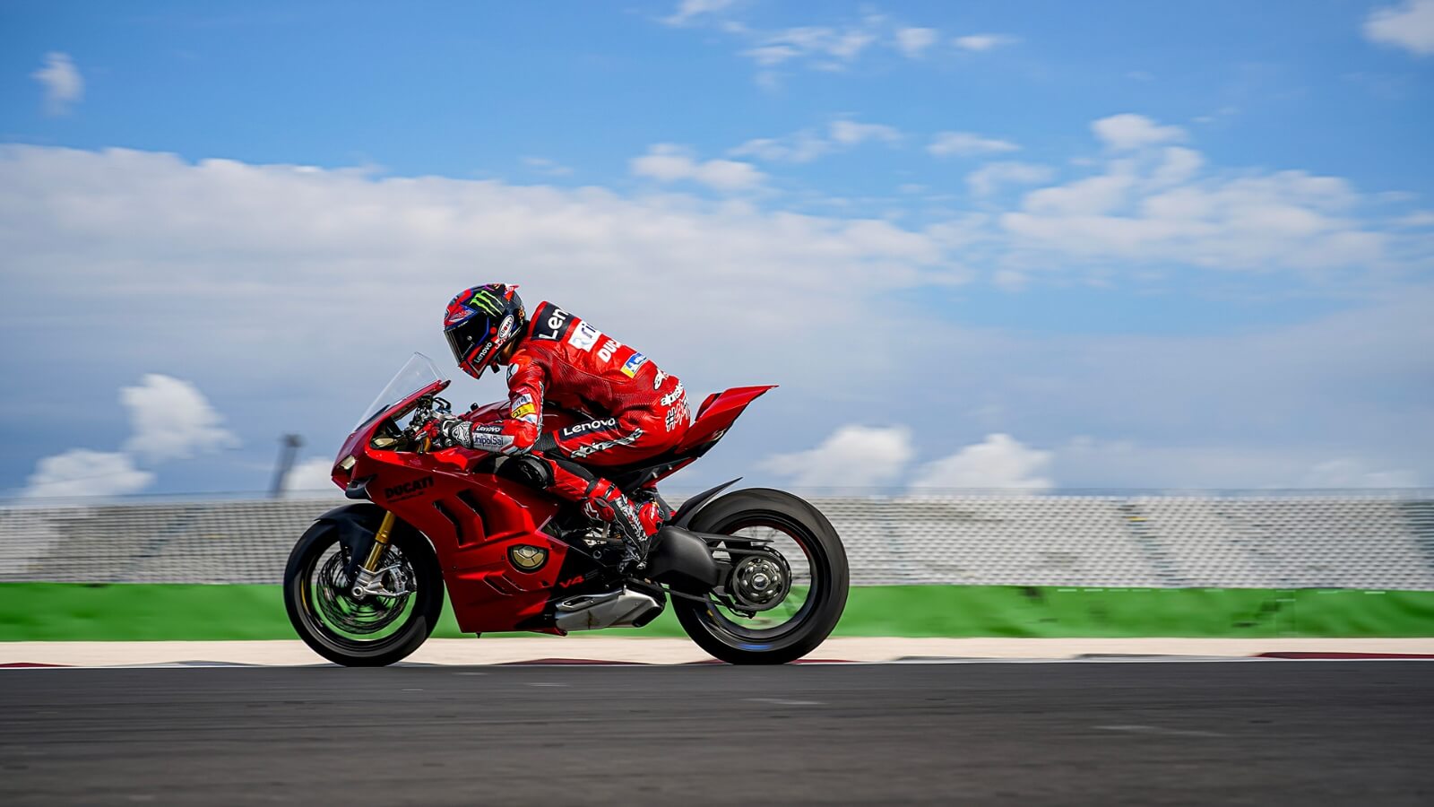 Ducati Panigale V4 R prize 6