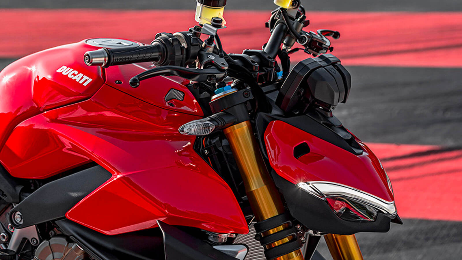 Ducati Streetfighter V4 prize 4