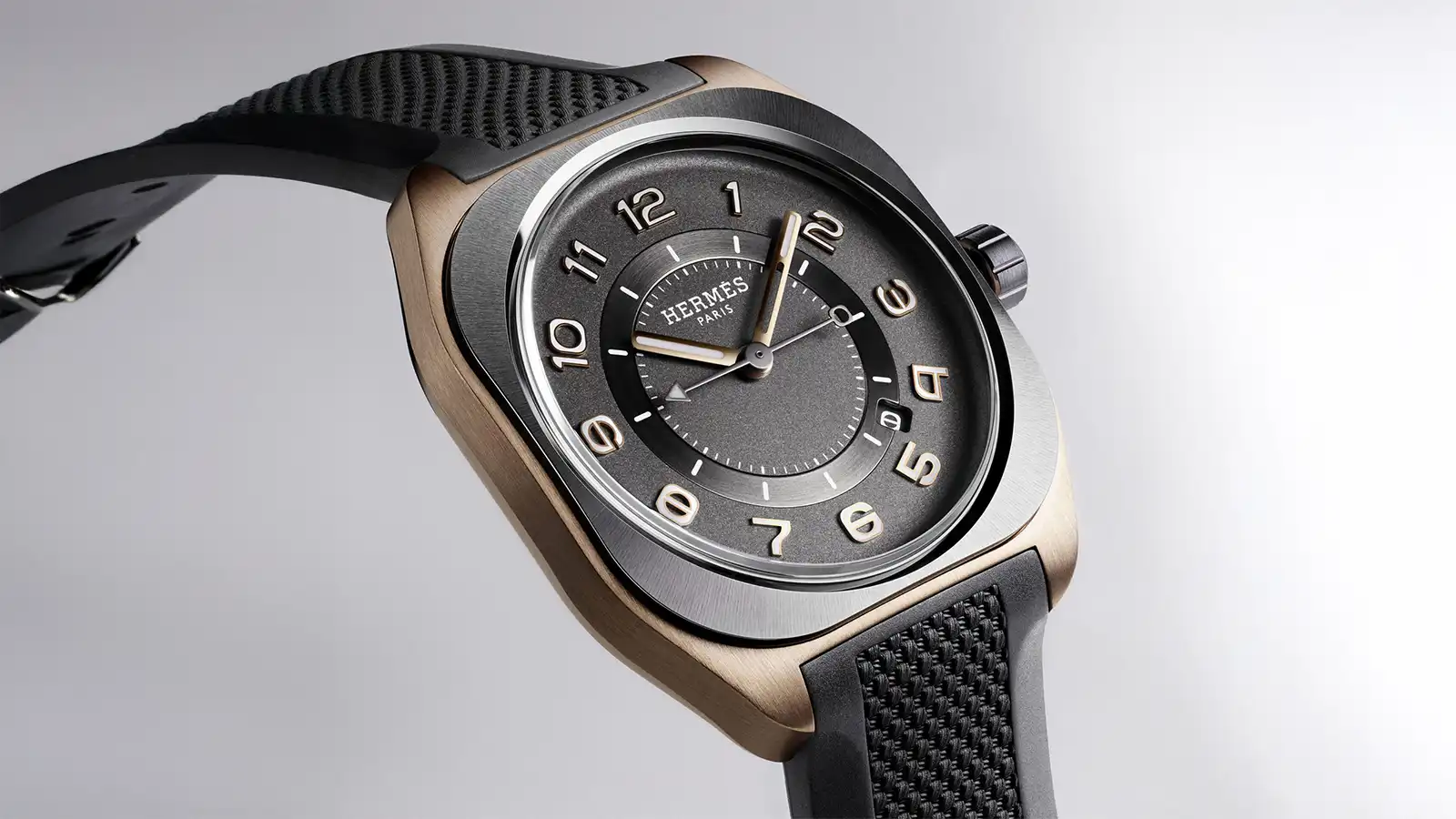 Hermès H08 + £10,000 OR Take £20,000 Cash prize 3