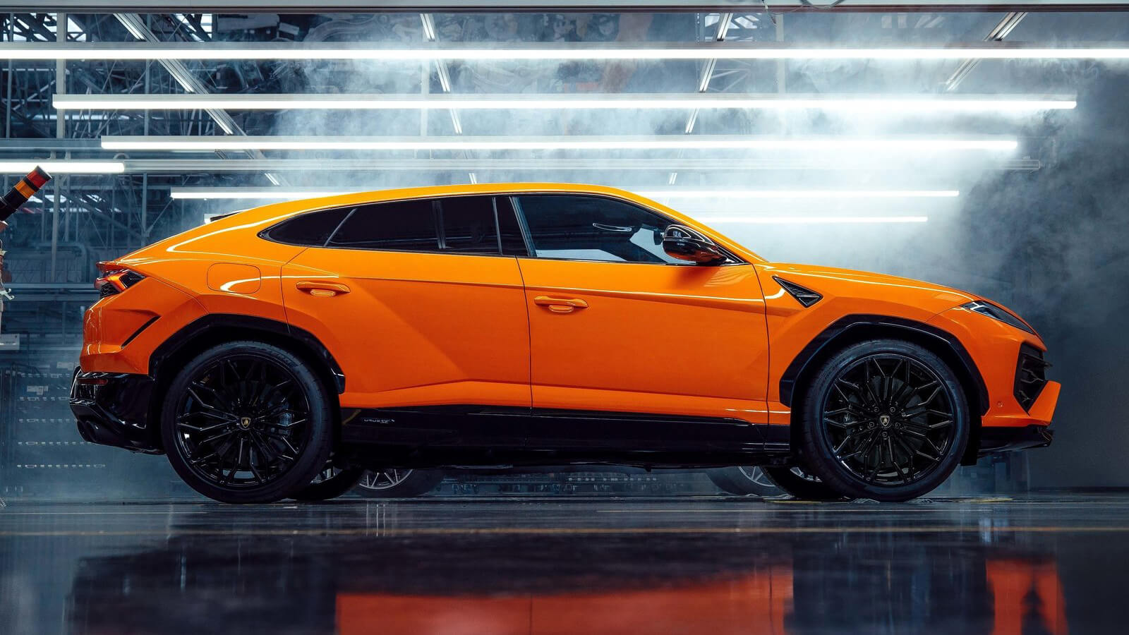 Lamborghini Urus SE prize 3