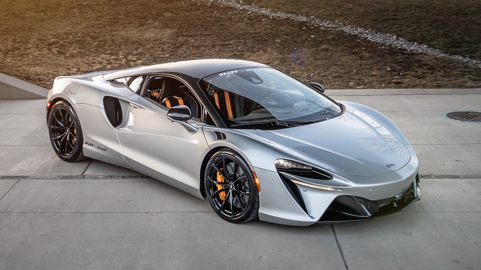 McLaren Artura prize competition · World Tombola McLaren Artura prize