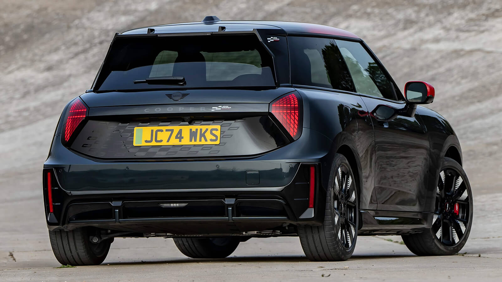MINI John Cooper Works Electric prize 4
