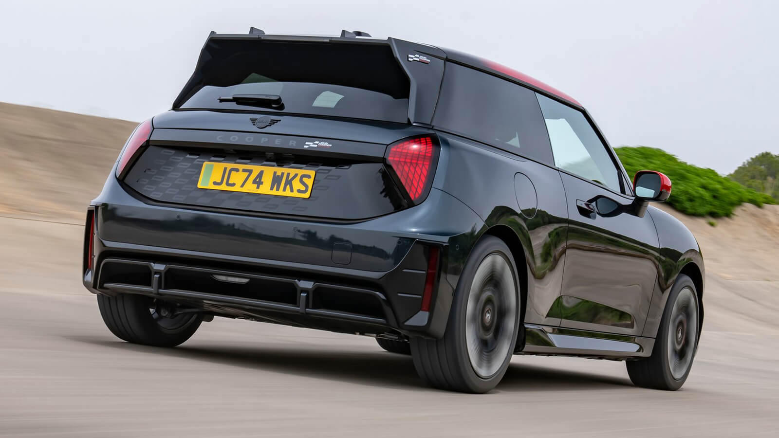 MINI John Cooper Works Electric prize 5