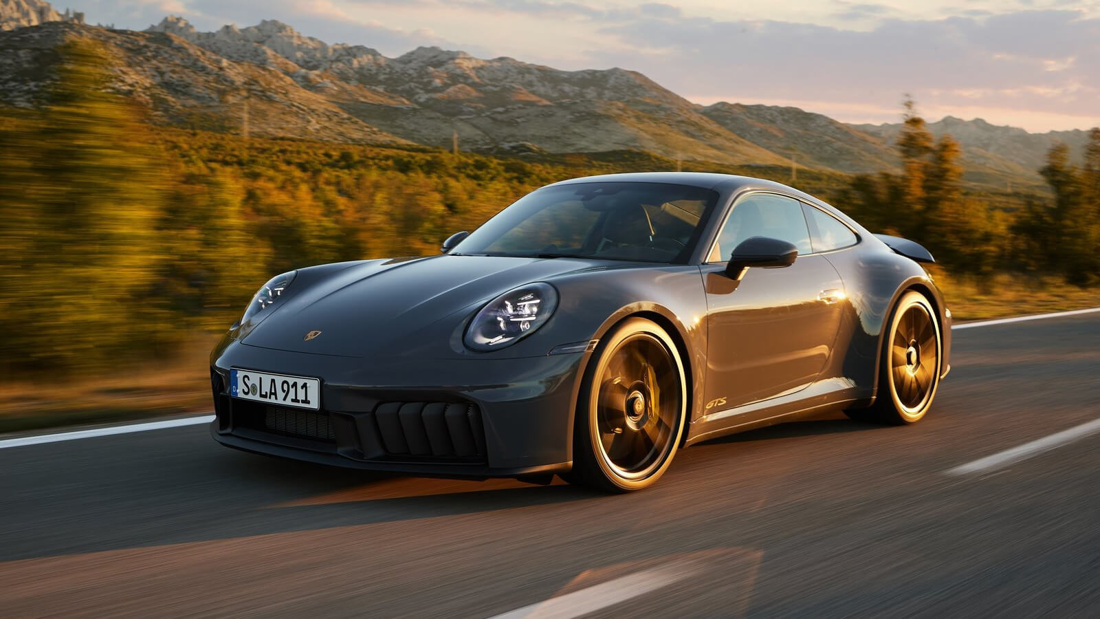 Porsche 911 Carrera GTS prize 2