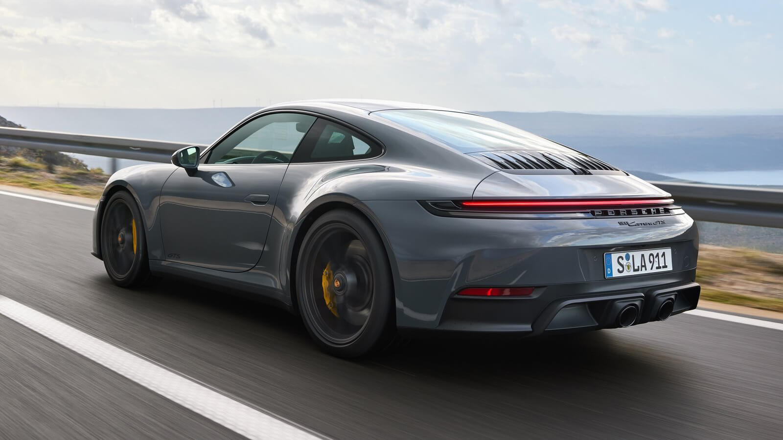 Porsche 911 Carrera GTS prize 3