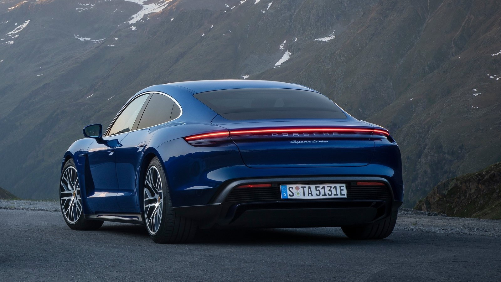 Porsche Taycan Turbo S prize 4